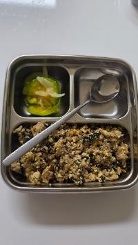 현미밥, 두부다짐육, 김가루