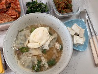 만두국, 수란, 두부