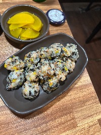 주먹밥, 단무지