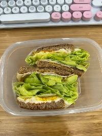 산모가 실제로 먹고 기록한 식판